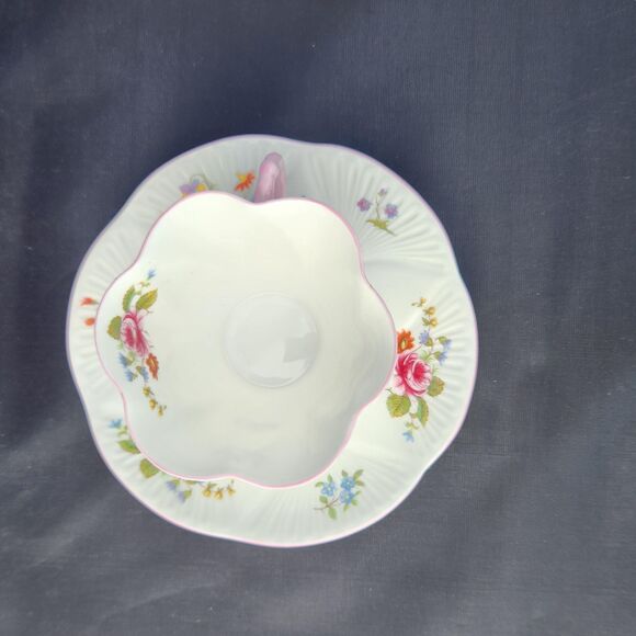 Rose & Red Daisy Pattern Tea Cup Dainty Shelley Bone China Spring Flowers June - Picture 4 of 8